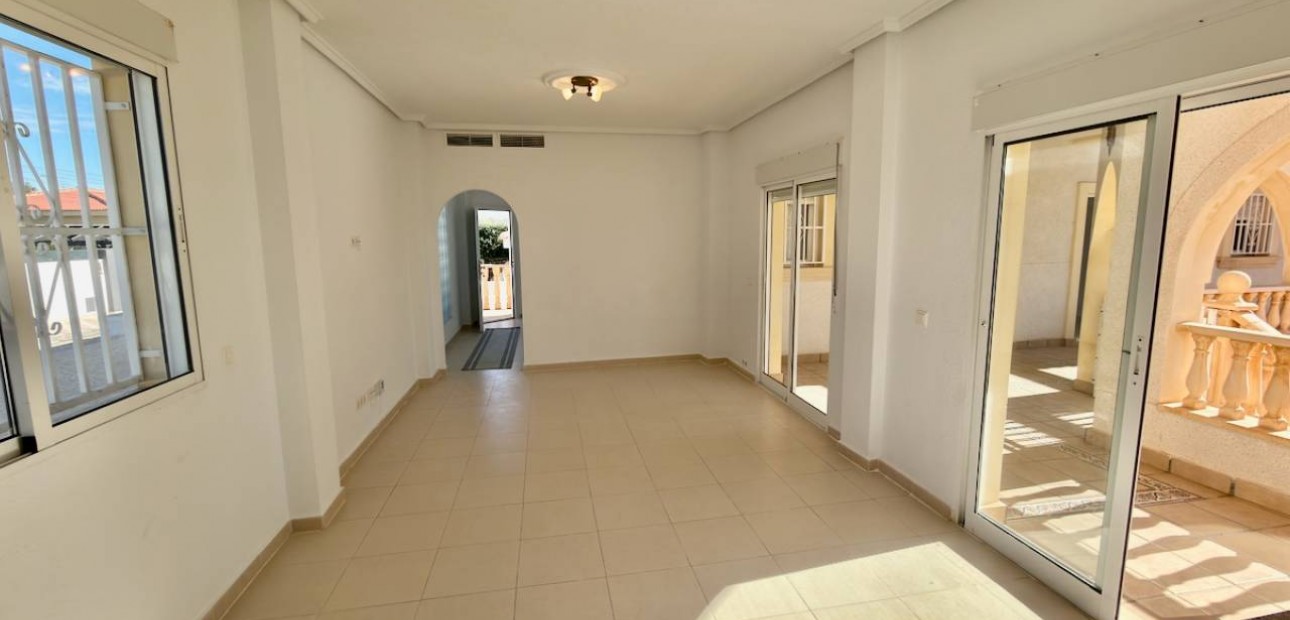 Sale - Villa -
Ciudad Quesada