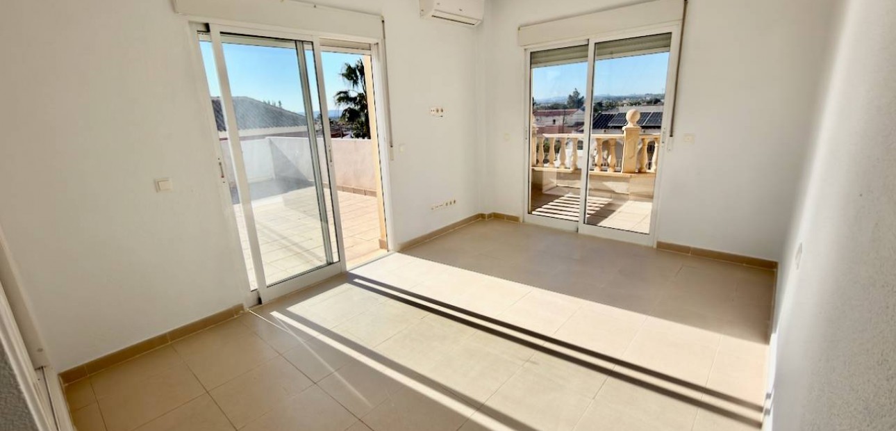 Sale - Villa -
Ciudad Quesada