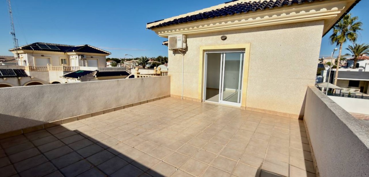 Sale - Villa -
Ciudad Quesada