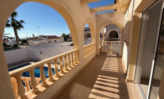 Sale - Villa -
Ciudad Quesada