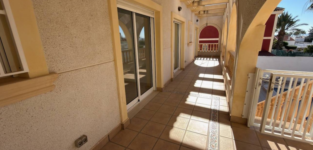 Sale - Villa -
Ciudad Quesada