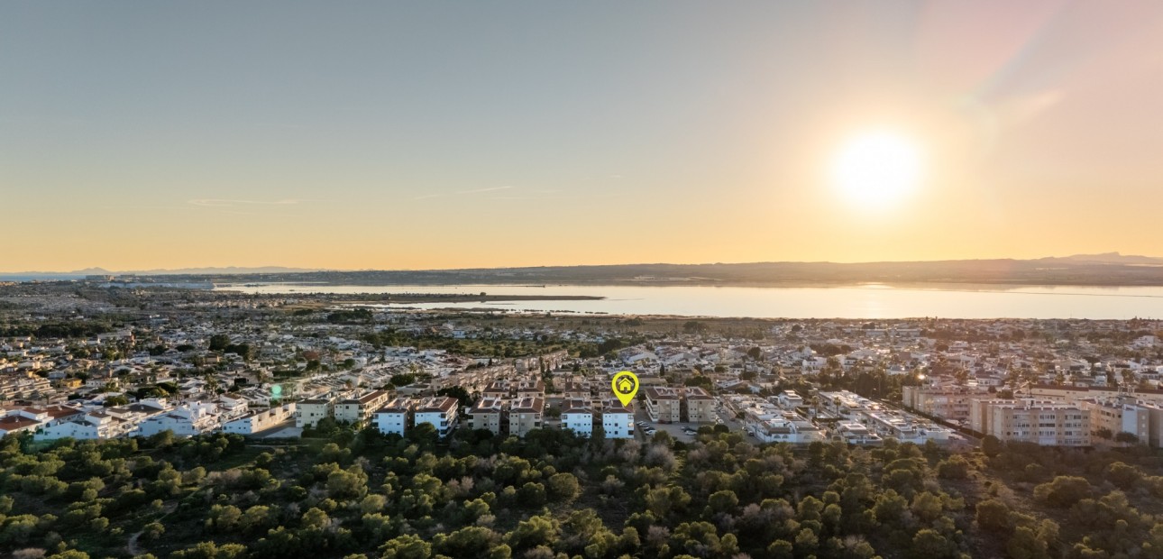 Herverkoop - Apartment flat -
Torrevieja - La Siesta