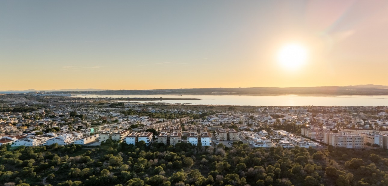 Herverkoop - Apartment flat -
Torrevieja - La Siesta