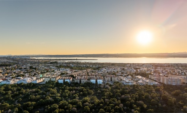 Herverkoop - Apartment flat -
Torrevieja - La Siesta