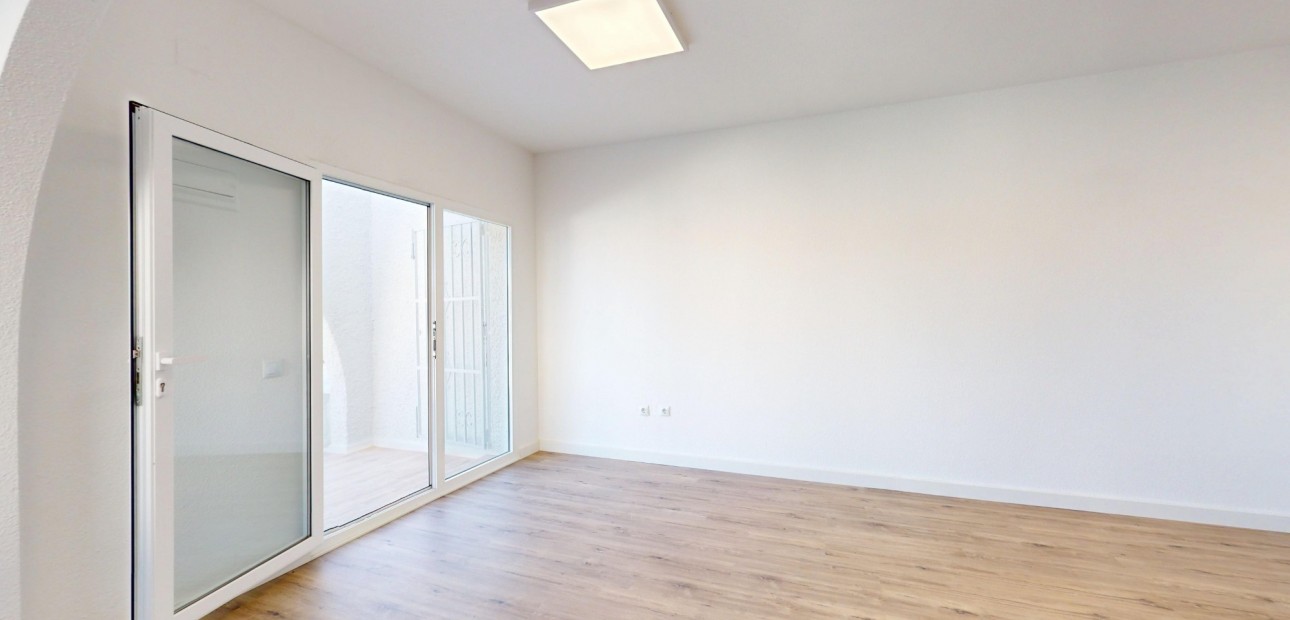 Herverkoop - Bungalow -
Orihuela Costa - Villamartin