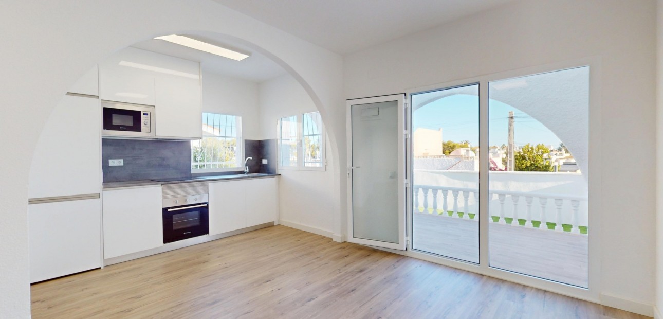 Herverkoop - Bungalow -
Orihuela Costa - Villamartin