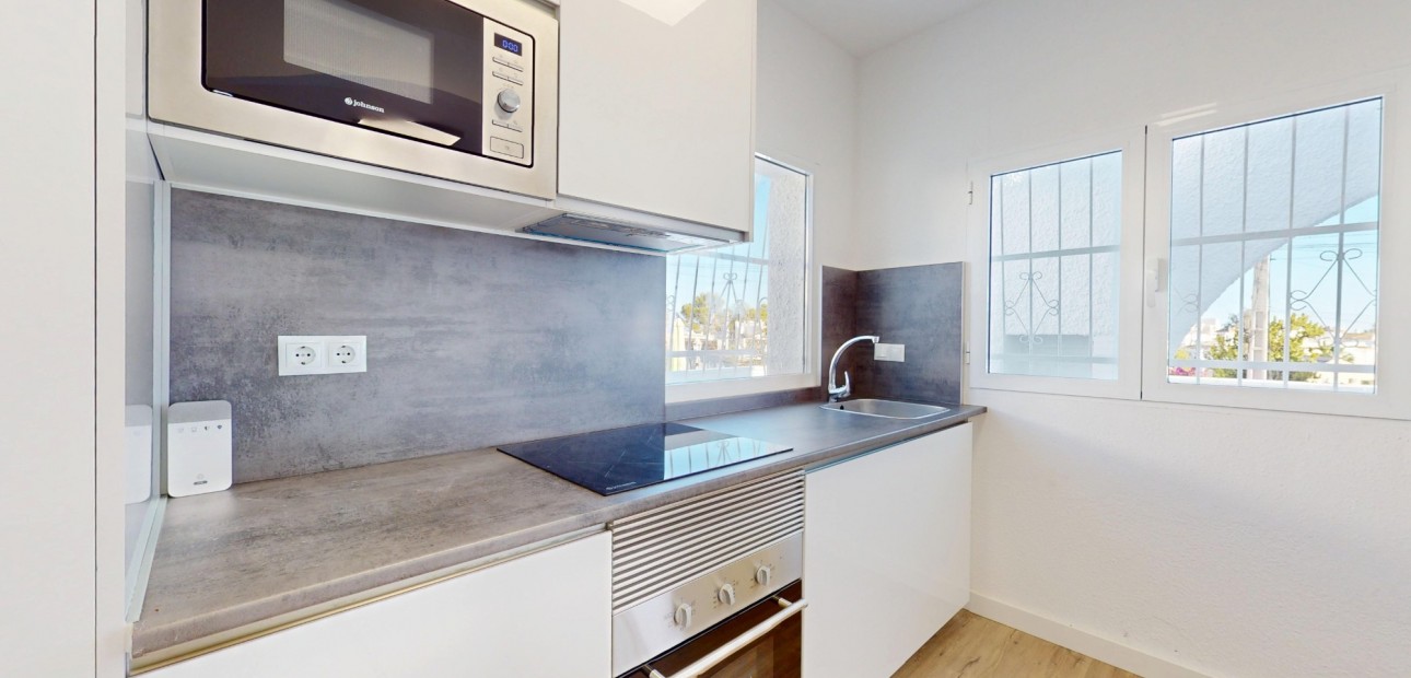 Herverkoop - Bungalow -
Orihuela Costa - Villamartin