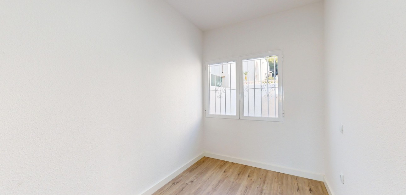 Herverkoop - Bungalow -
Orihuela Costa - Villamartin