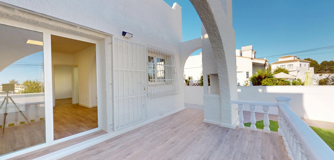 Herverkoop - Bungalow -
Orihuela Costa - Villamartin