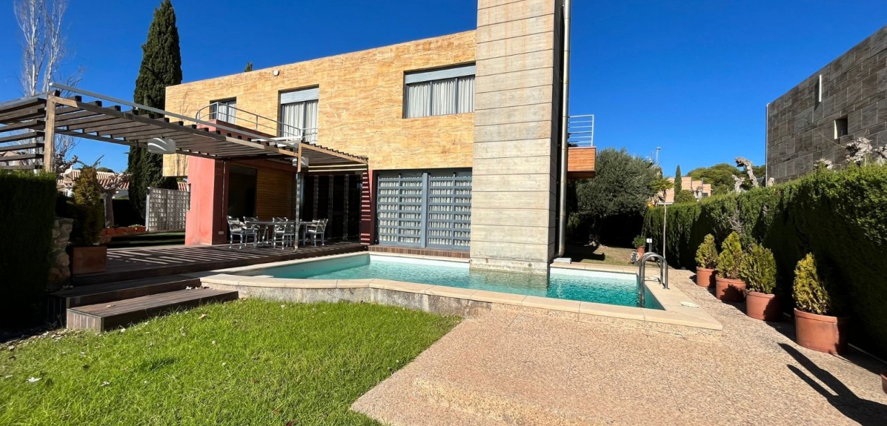 Venta - Detached Villa -
Orihuela Costa - Dehesa de Campoamor