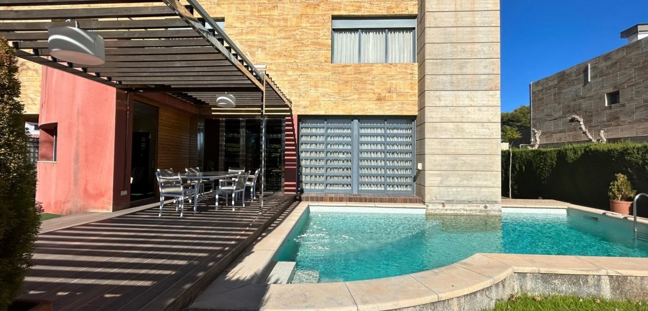 Venta - Detached Villa -
Orihuela Costa - Dehesa de Campoamor