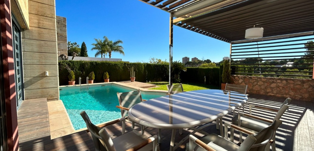 Venta - Detached Villa -
Orihuela Costa - Dehesa de Campoamor