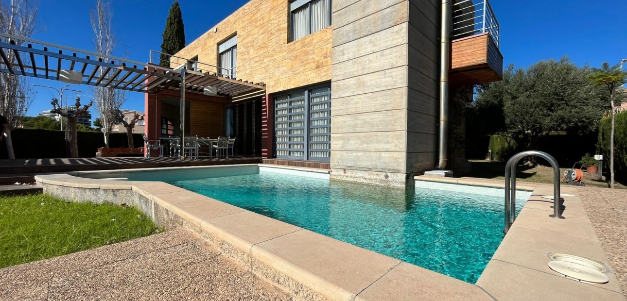 Venta - Detached Villa -
Orihuela Costa - Dehesa de Campoamor