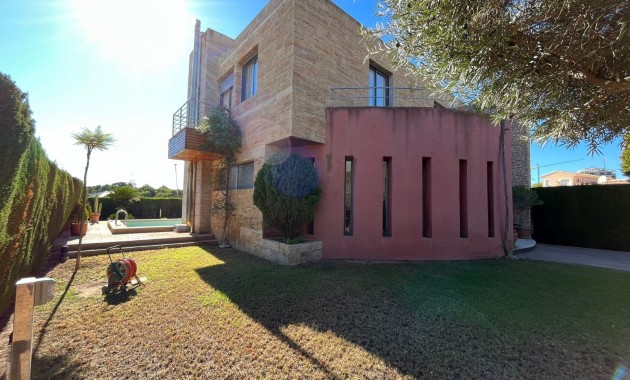 Venta - Detached Villa -
Orihuela Costa - Dehesa de Campoamor