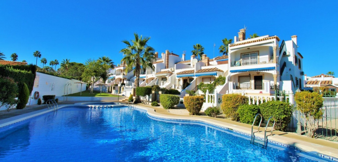 Herverkoop - 2. Town house -
Orihuela Costa - Villamartín