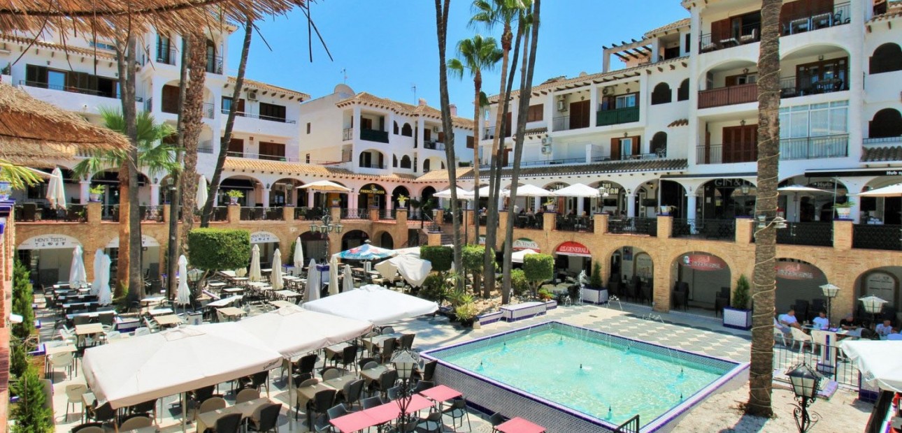 Herverkoop - 2. Town house -
Orihuela Costa - Villamartín