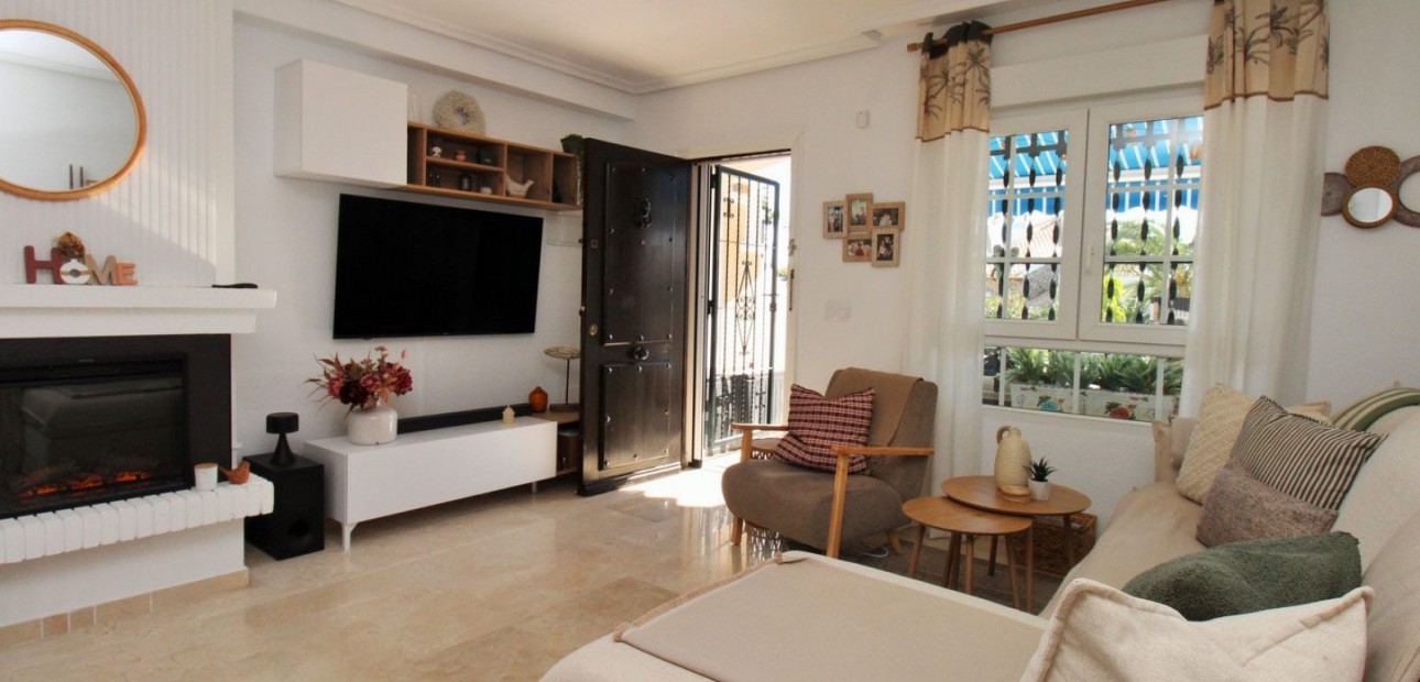 Herverkoop - 2. Town house -
Orihuela Costa - Villamartín