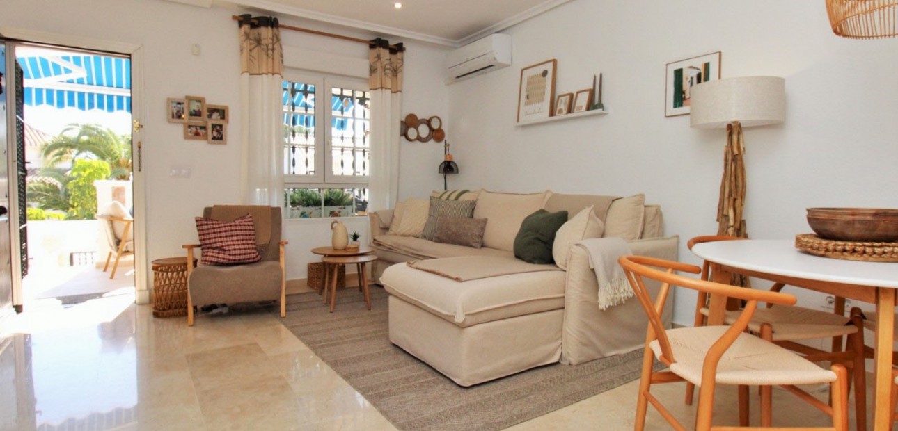 Herverkoop - 2. Town house -
Orihuela Costa - Villamartín