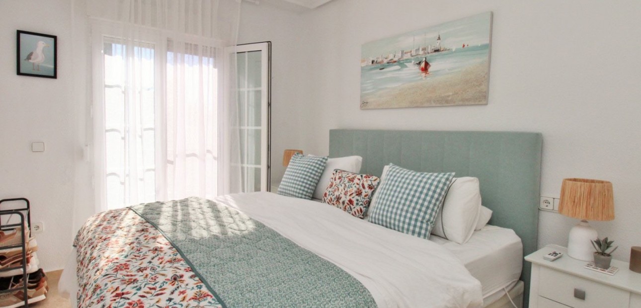 Herverkoop - 2. Town house -
Orihuela Costa - Villamartín