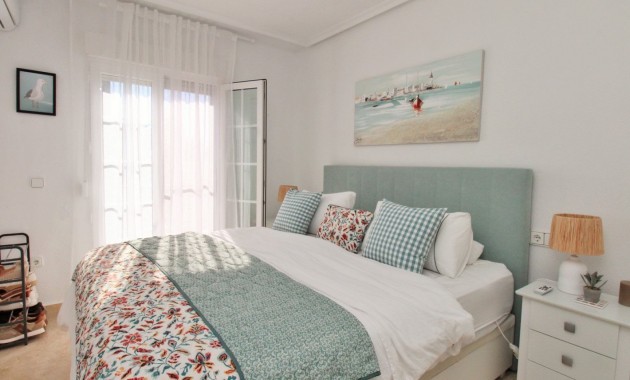 Herverkoop - 2. Town house -
Orihuela Costa - Villamartín