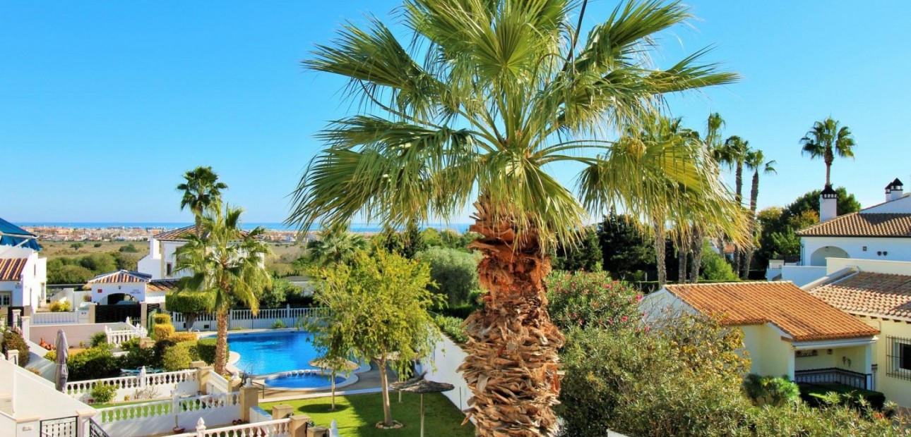 Herverkoop - 2. Town house -
Orihuela Costa - Villamartín