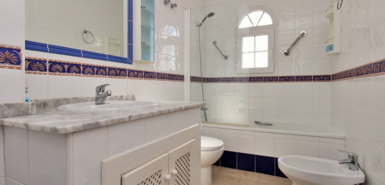 Herverkoop - 2. Town house -
Orihuela Costa - Villamartín