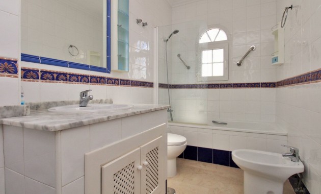 Herverkoop - 2. Town house -
Orihuela Costa - Villamartín