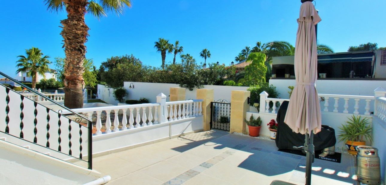 Herverkoop - 2. Town house -
Orihuela Costa - Villamartín