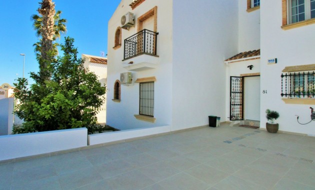 Herverkoop - 2. Town house -
Orihuela Costa - Villamartín