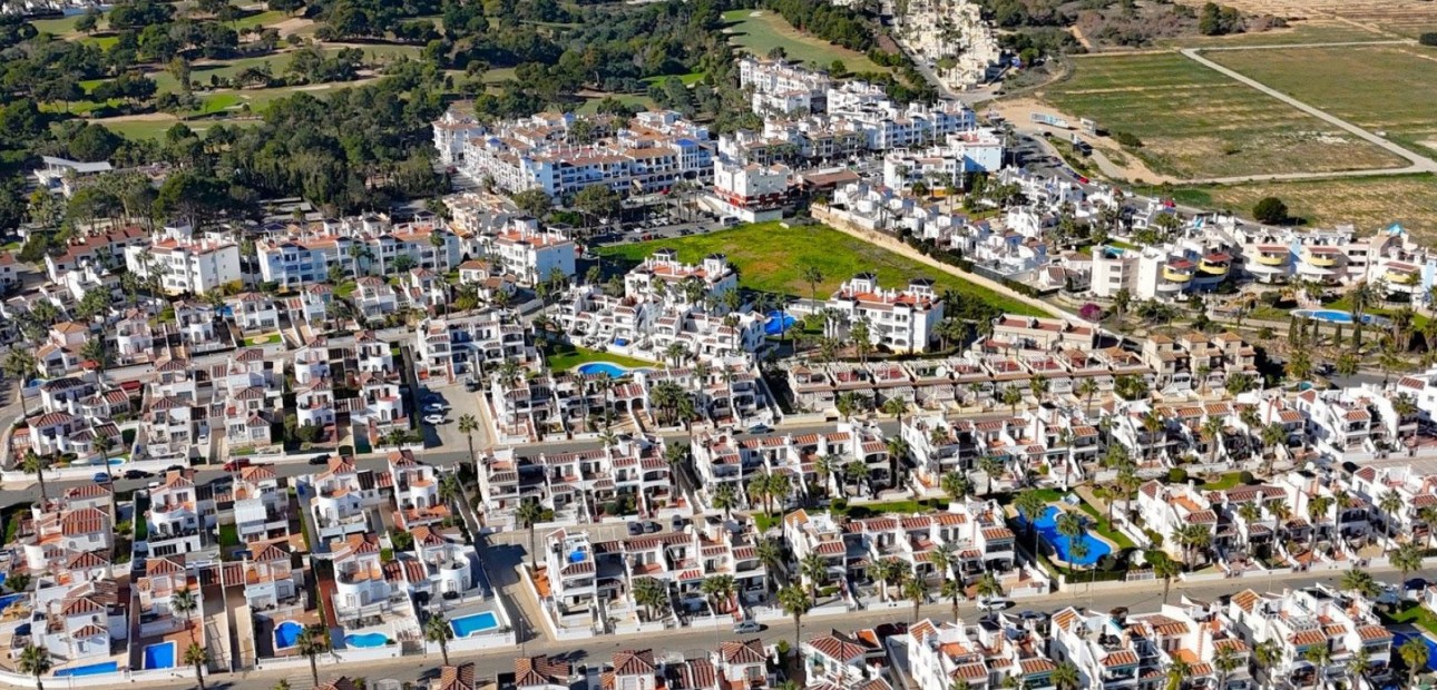 Herverkoop - 2. Town house -
Orihuela Costa - Villamartín