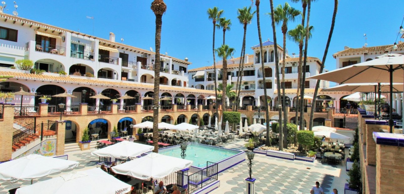 Herverkoop - 2. Town house -
Orihuela Costa - Villamartín