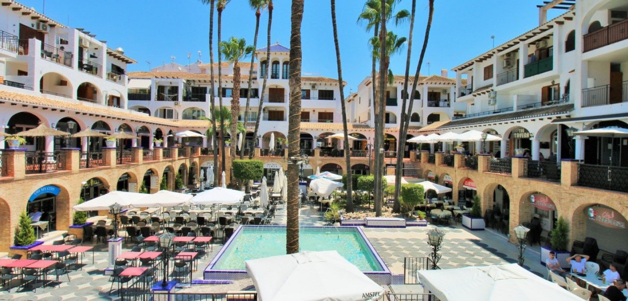 Herverkoop - 2. Town house -
Orihuela Costa - Villamartín