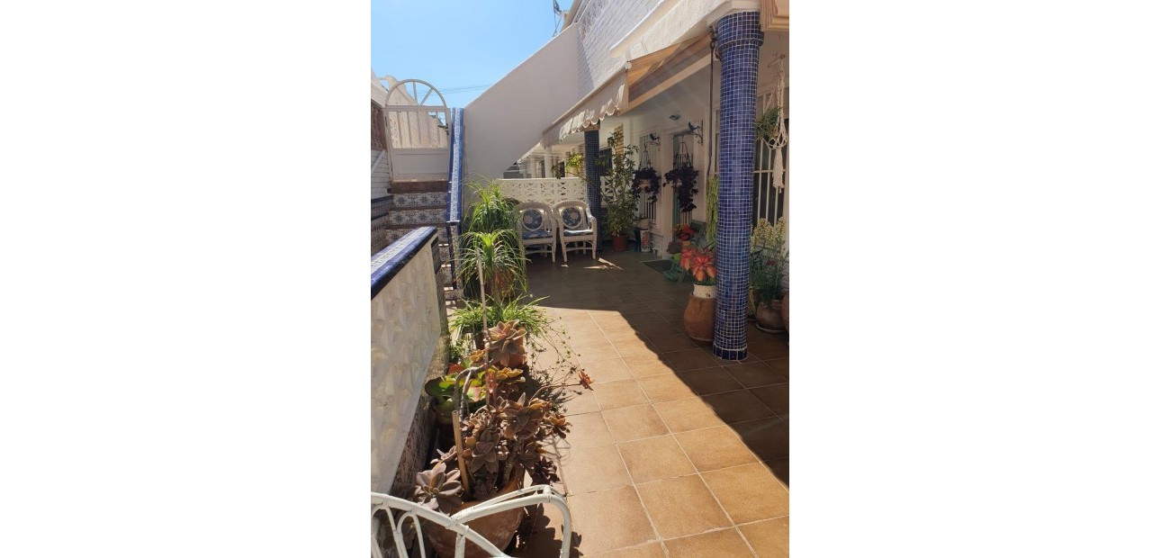 Venta - Bungalow -
Torrevieja - La Mata