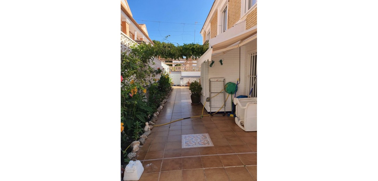 Venta - Bungalow -
Torrevieja - La Mata