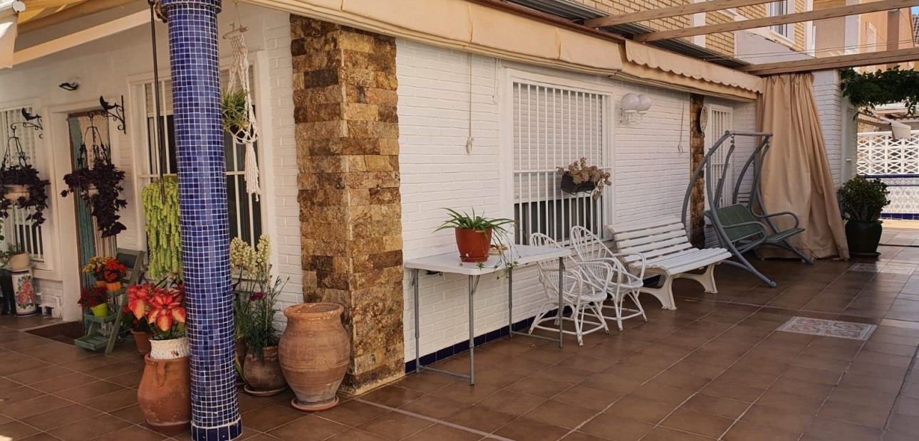 Venta - Bungalow -
Torrevieja - La Mata