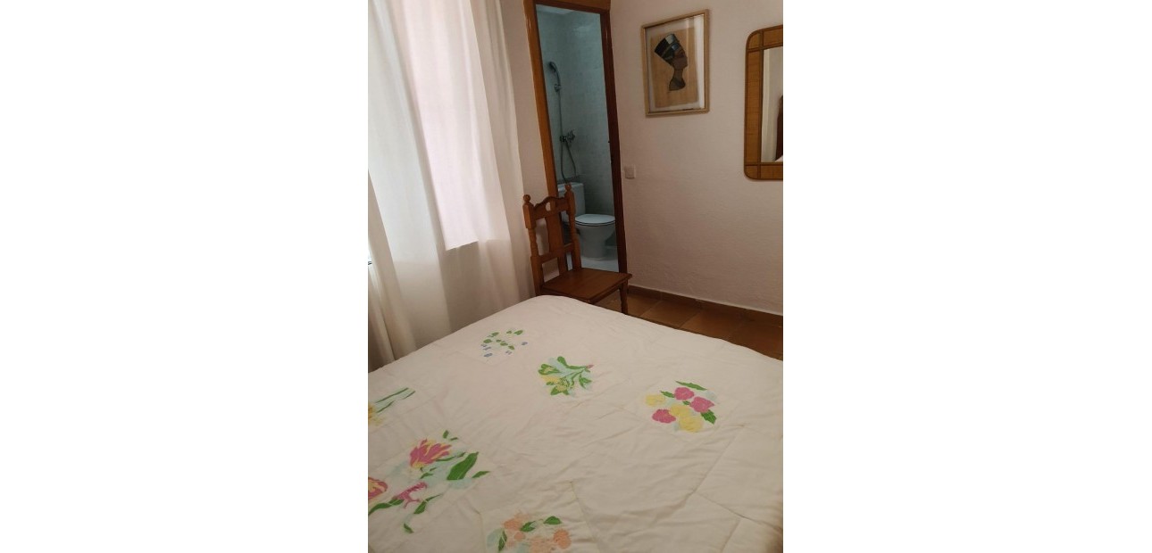 Venta - Bungalow -
Torrevieja - La Mata