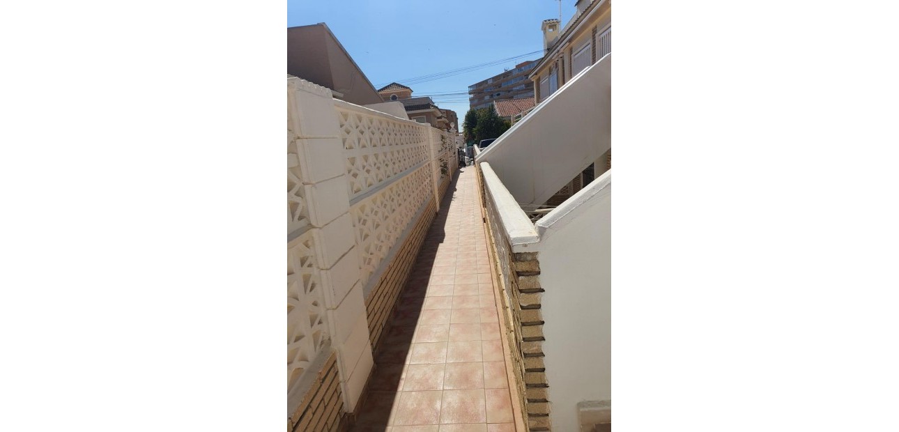 Venta - Bungalow -
Torrevieja - La Mata