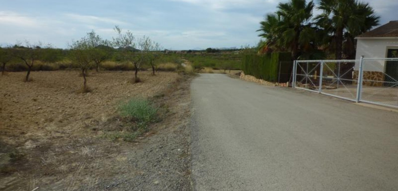 Herverkoop - Country House -
Orihuela - Desamparados-Hurchillo-Torremendo