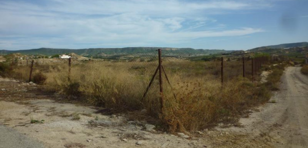 Herverkoop - Country House -
Orihuela - Desamparados-Hurchillo-Torremendo