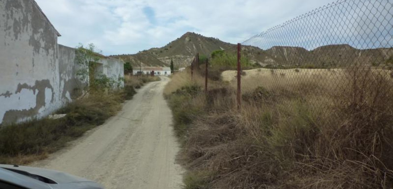 Herverkoop - Country House -
Orihuela - Desamparados-Hurchillo-Torremendo