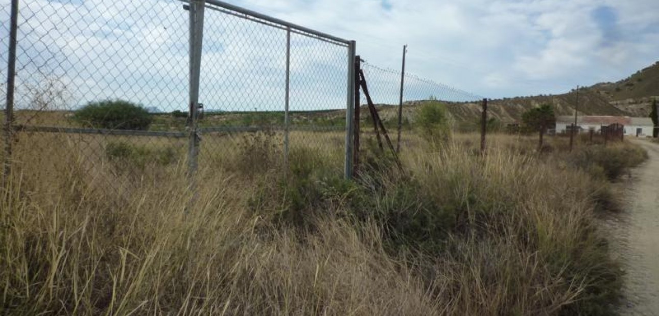 Herverkoop - Country House -
Orihuela - Desamparados-Hurchillo-Torremendo