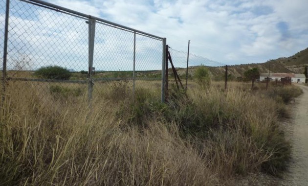 Herverkoop - Country House -
Orihuela - Desamparados-Hurchillo-Torremendo