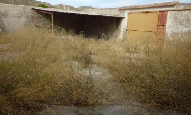 Herverkoop - Country House -
Orihuela - Desamparados-Hurchillo-Torremendo