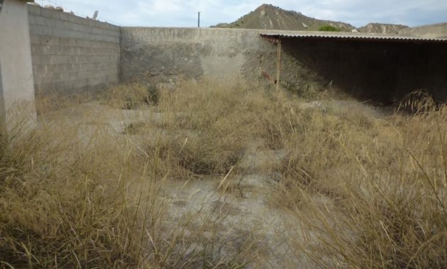 Herverkoop - Country House -
Orihuela - Desamparados-Hurchillo-Torremendo