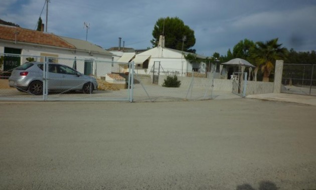 Herverkoop - Country House -
Orihuela - Desamparados-Hurchillo-Torremendo