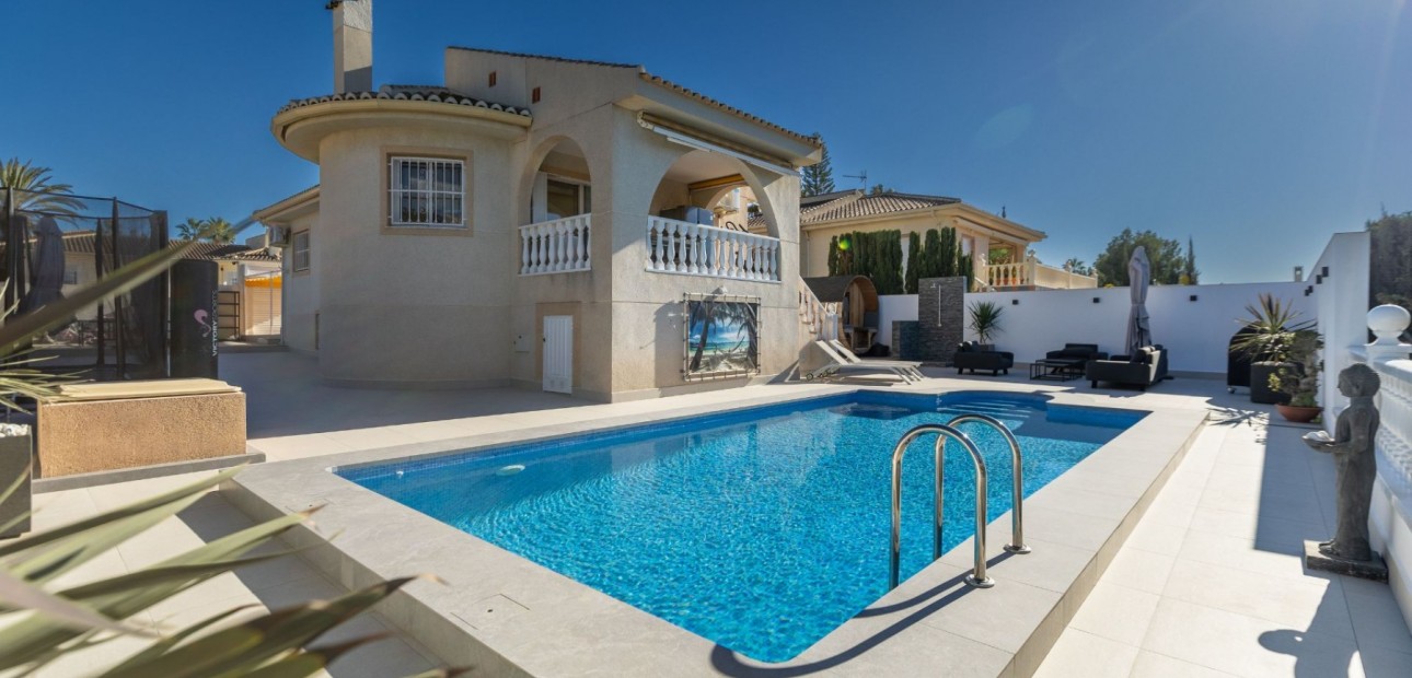 Herverkoop - Detached Villa -
Benimar - Benimar I