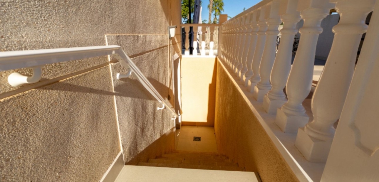 Herverkoop - Detached Villa -
Benimar - Benimar I