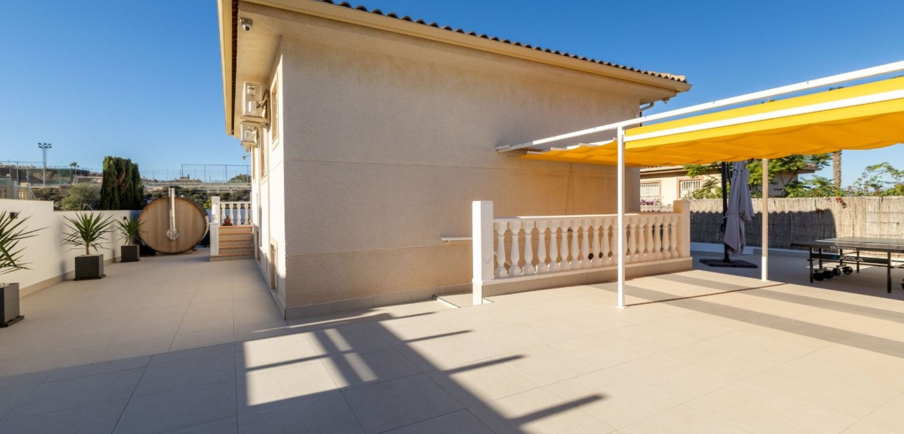 Herverkoop - Detached Villa -
Benimar - Benimar I