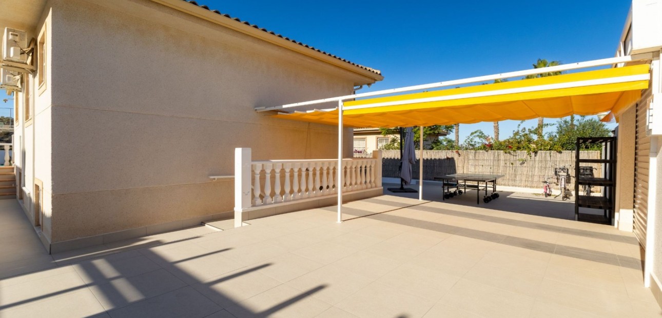 Herverkoop - Detached Villa -
Benimar - Benimar I