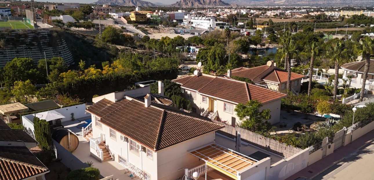 Herverkoop - Detached Villa -
Benimar - Benimar I